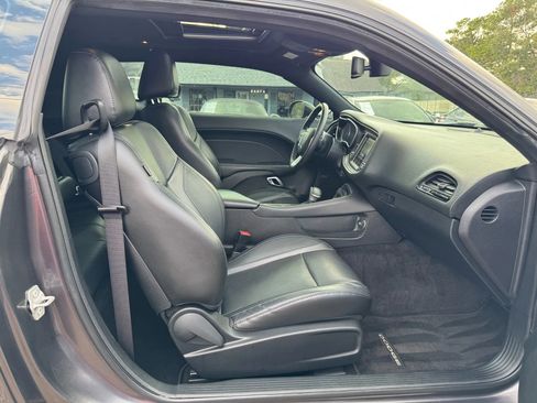 Used 2017 Dodge Challenger GT w/ Driver Convenience Group image 19