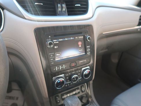 Used 2015 Chevrolet Traverse LT image 15