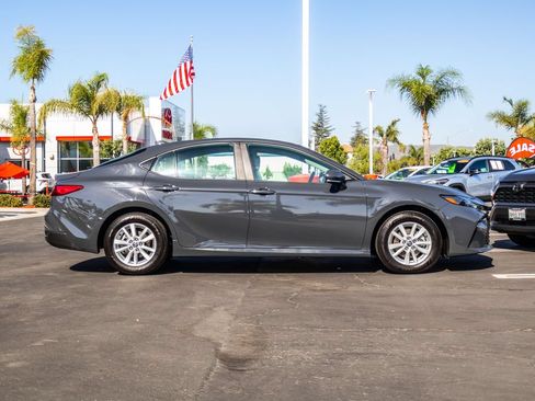 Used 2026 Toyota Camry LE AWD/4WD image 12