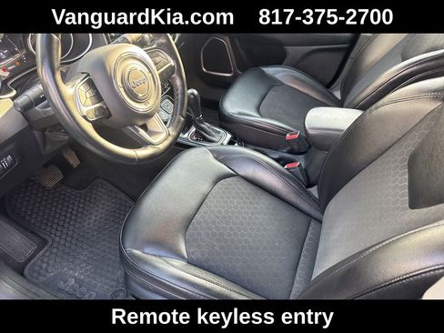 Used 2018 Jeep Compass Latitude AWD/4WD image 4