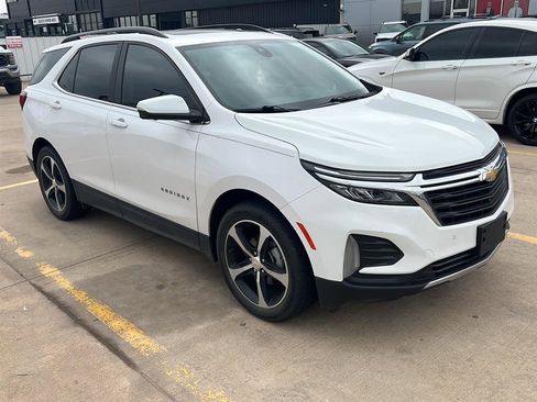 Used 2023 Chevrolet Equinox LT image 1