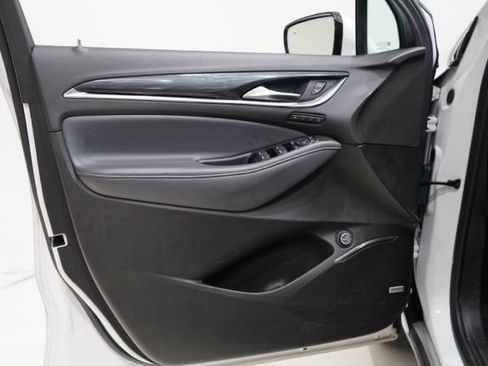 Used 2024 Buick Enclave Premium image 18