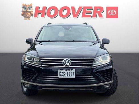 Used 2017 Volkswagen Touareg Sport AWD/4WD image 8