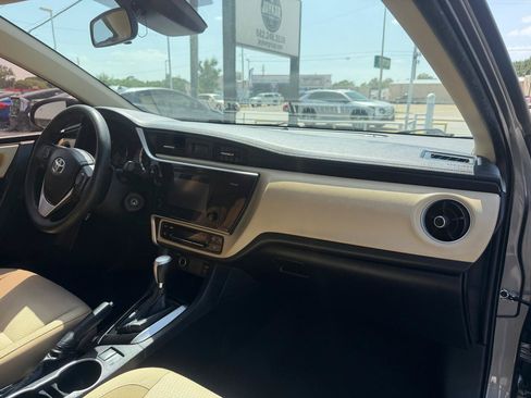 Used 2017 Toyota Corolla LE FWD image 15