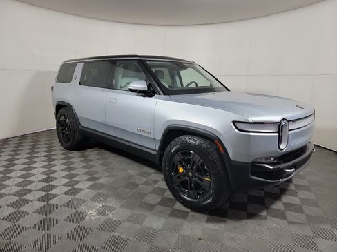 Used 2023 Rivian R1S Adventure AWD/4WD image 7