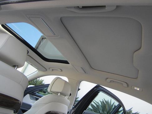 Used 2016 BMW 750i image 29