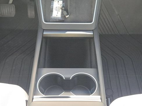 Used 2026 Tesla Model Y 2WD image 18