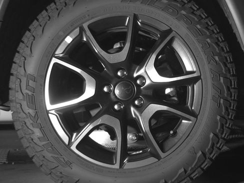 Used 2025 Jeep Compass Trailhawk image 15