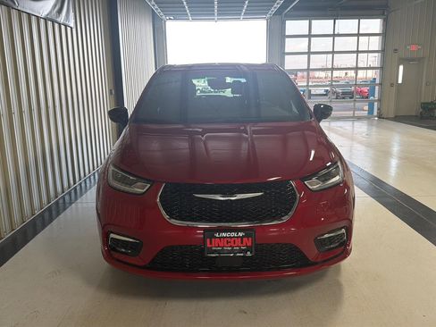 New 2026 Chrysler Pacifica Select image 4