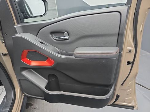 Used 2022 Nissan Frontier PRO-4X image 51