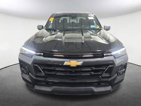 Used 2024 Chevrolet Colorado LT w/ LT Convenience Package III AWD/4WD image 2