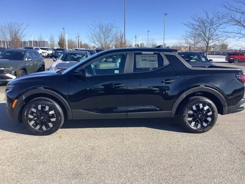 Certified 2025 Hyundai Santa Cruz SE image 9