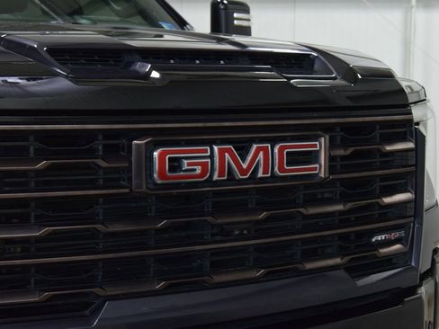 Used 2024 GMC Sierra 2500 AT4X AWD/4WD image 11