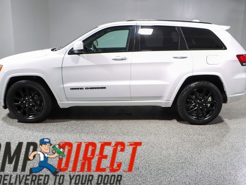 Used 2018 Jeep Grand Cherokee Altitude image 10