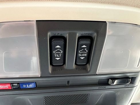 Used 2024 Subaru Crosstrek 2.0i Premium image 35