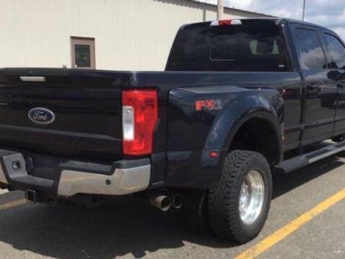 Used 2017 Ford F350 Lariat w/ Lariat Value Package AWD/4WD image 3