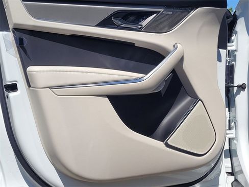 New 2026 Jaguar F-PACE R-Dynamic S image 10