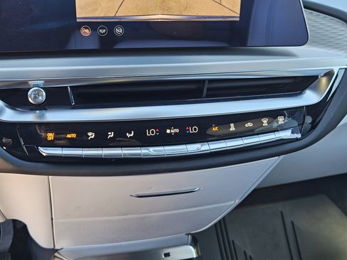 New 2025 Cadillac Lyriq Luxury image 27