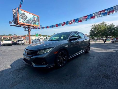 Used 2018 Honda Civic Sport image 6