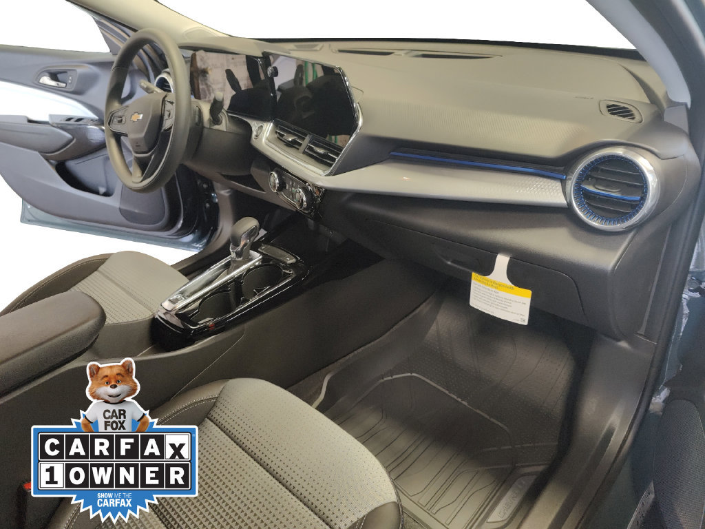 Used 2025 Chevrolet Trax LT FWD image 18