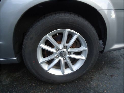 Used 2019 Dodge Grand Caravan SXT image 33