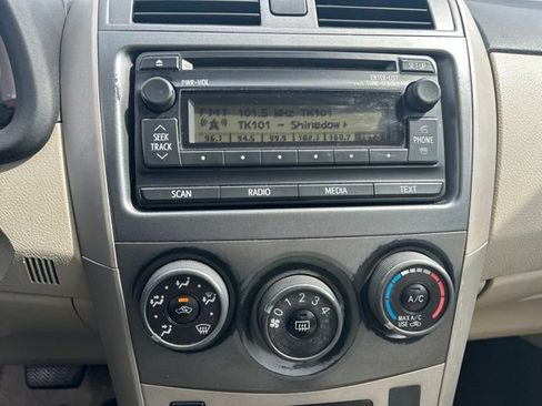 Used 2012 Toyota Corolla LE FWD image 24