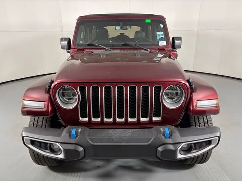 Used 2022 Jeep Wrangler Unlimited Sahara image 3