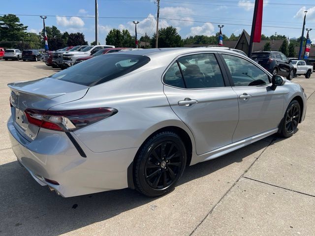 Used 2024 Toyota Camry SE FWD image 3