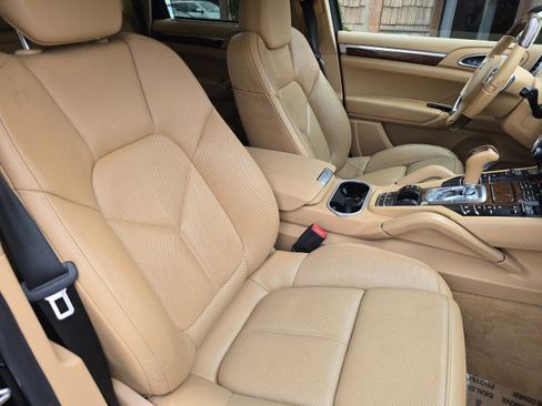 Used 2013 Porsche Cayenne image 15