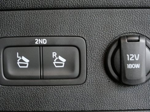 Used 2024 Kia Sorento S image 29