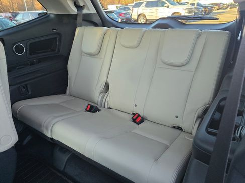 Used 2022 Subaru Ascent Limited w/ Technology Package image 32