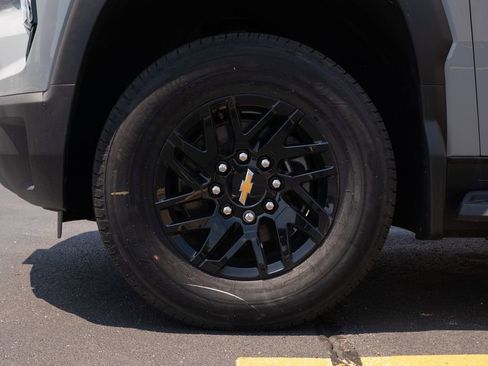 New 2025 Chevrolet Silverado EV LT image 8