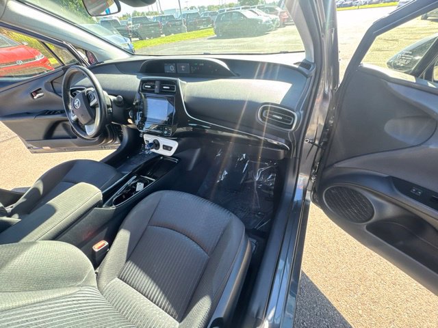 Used 2017 Toyota Prius Three w/ Carpet Mat Package FWD image 17