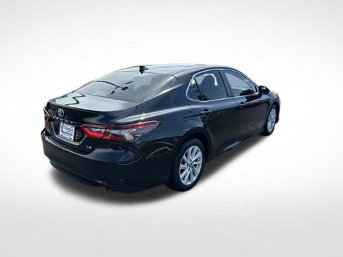 Used 2023 Toyota Camry LE FWD image 5