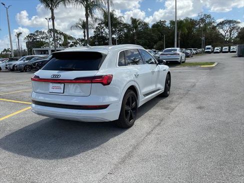 Used 2019 Audi e-tron Premium Plus image 7