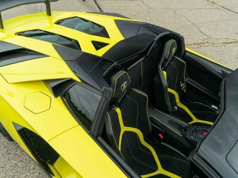 Used 2017 Lamborghini Aventador LP 750-4 Superveloce image 36