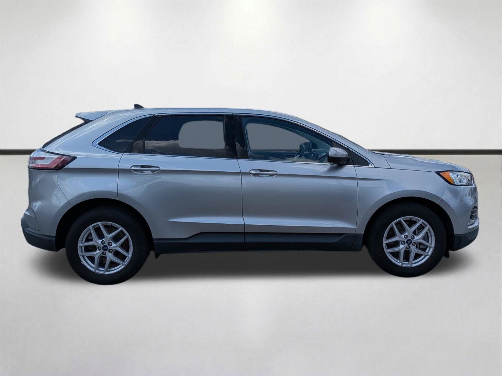 Used 2021 Ford Edge SEL AWD/4WD image 3