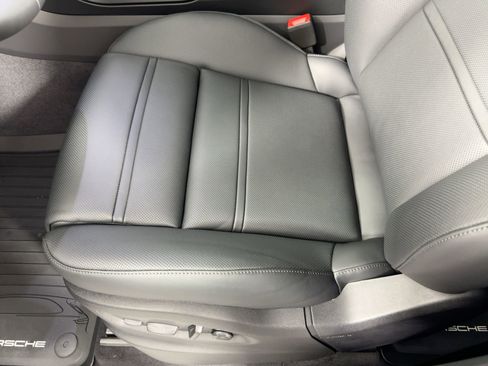 Certified 2026 Porsche Cayenne image 14