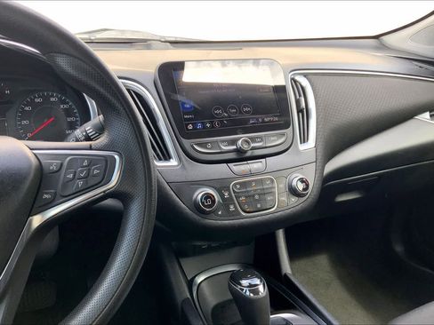 Used 2020 Chevrolet Malibu LT FWD image 15