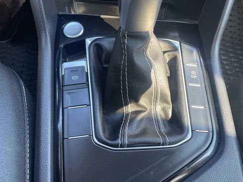 Used 2024 Volkswagen Taos SE image 28