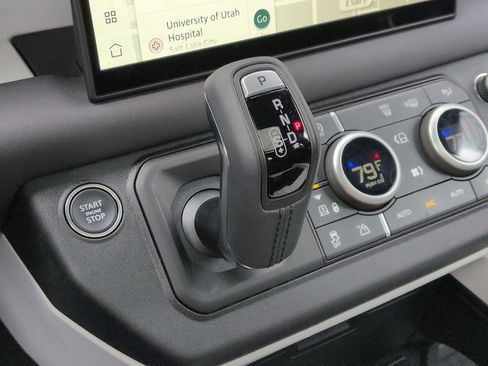 Used 2025 Land Rover Defender 110 S image 23