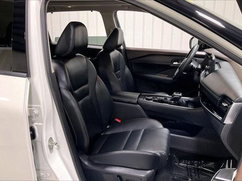 Used 2023 Nissan Rogue SL w/ SL Premium Package image 7