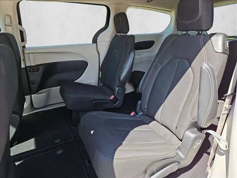 Used 2024 Chrysler Voyager LX FWD image 18