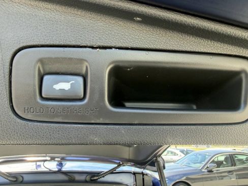 Used 2018 Honda CR-V Touring image 8
