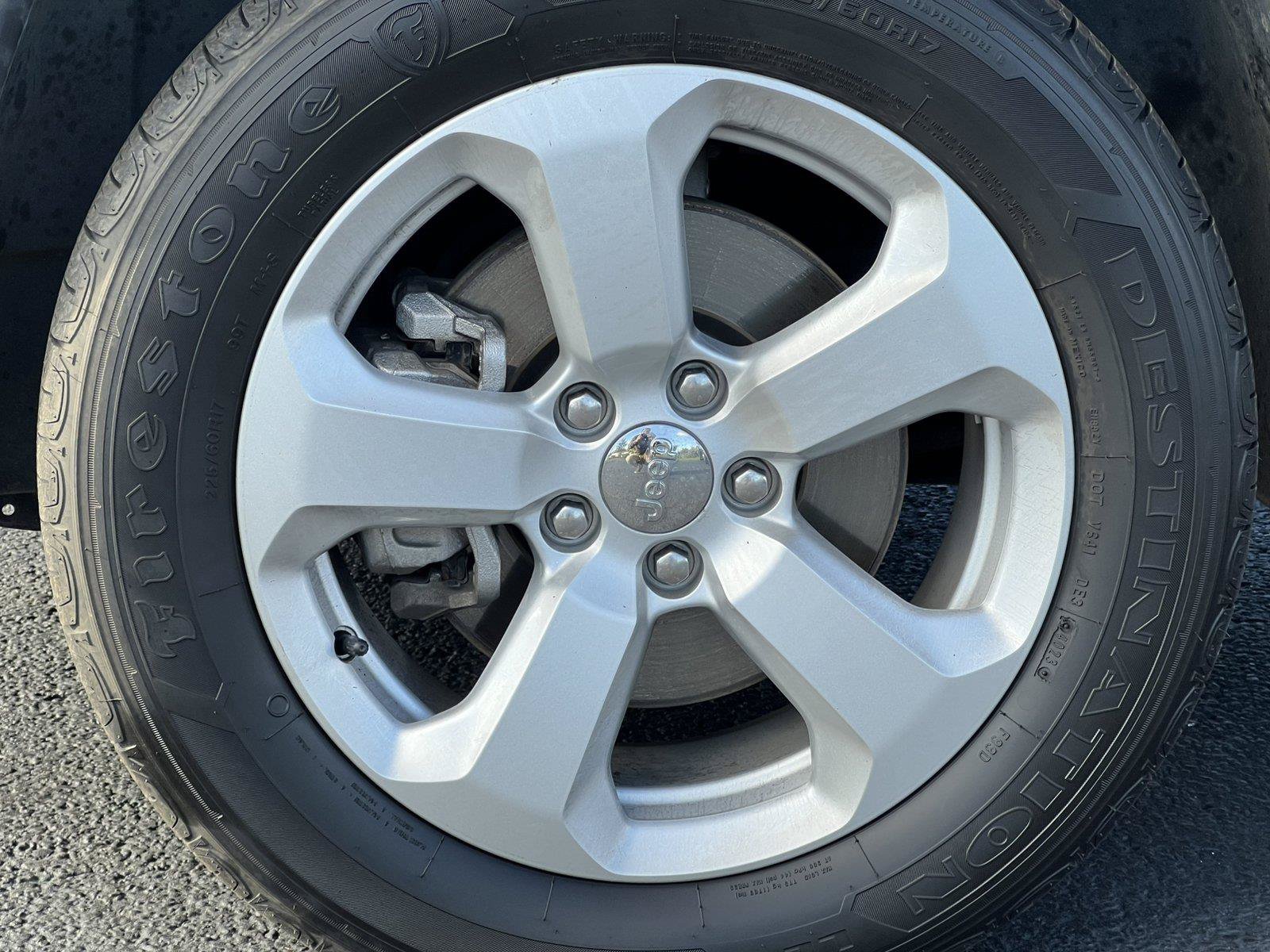 Used 2019 Jeep Compass Latitude w/ Popular Equipment Group AWD/4WD image 7