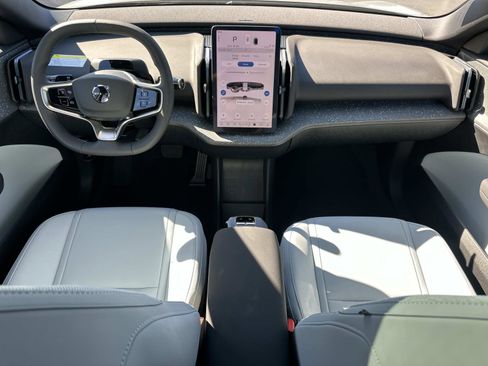 New 2025 Volvo EX30 Ultra w/ Protection Package Premier image 7