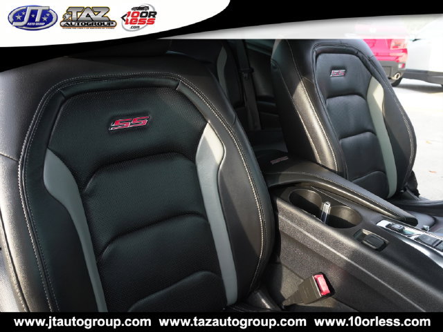Used 2020 Chevrolet Camaro SS RWD image 26