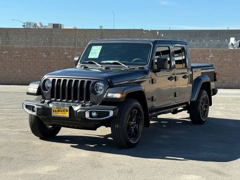 Used 2023 Jeep Gladiator Sport image 6