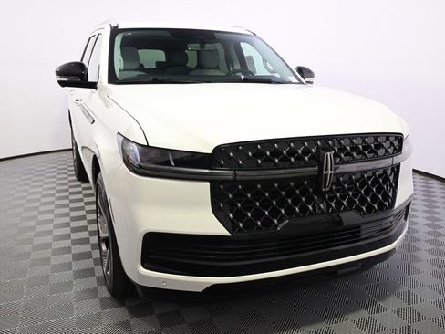 New 2026 Lincoln Navigator Black Label AWD/4WD image 9