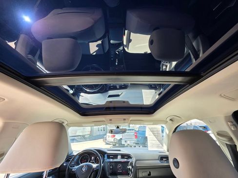 Used 2019 Volkswagen Tiguan SE FWD image 19